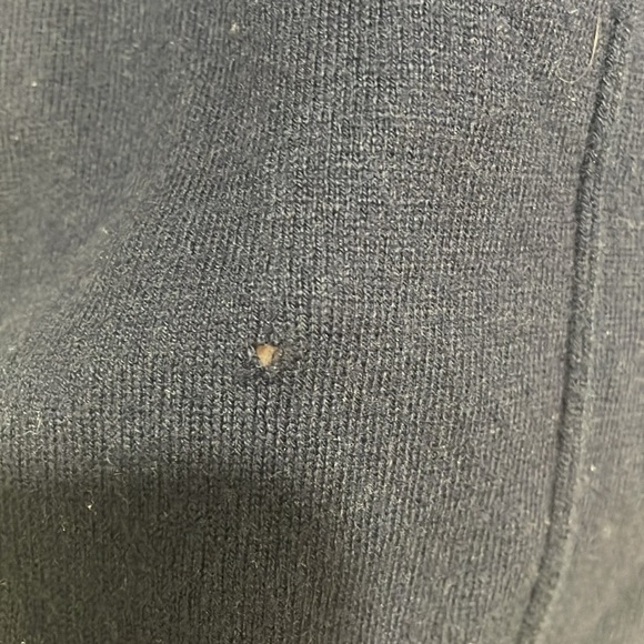 Boden Wool and Cotton Navy and Yellow sweater size XS with small hole - Picture 3 of 7